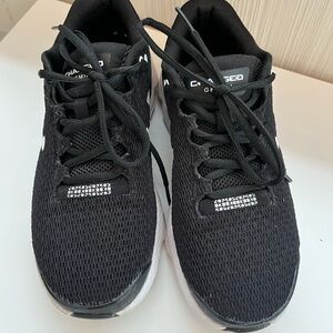 Under Armour Charged Gemini Black Athletic Sneakers- size 7.5